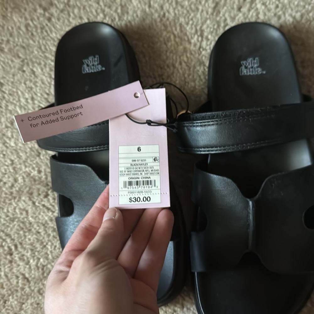 Sandals - Picture 2 of 4